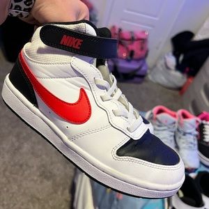 Nike Court a Borough Mid 2